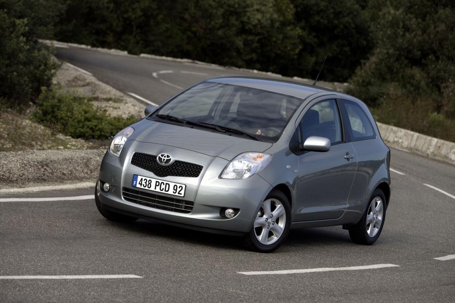  Toyota Yaris 2005 года  (фото 55 из 165)